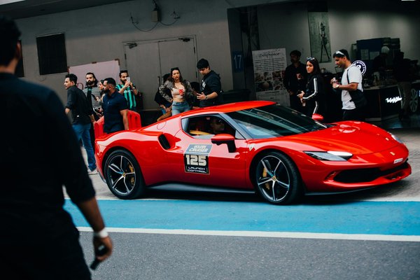 Wie beeinflusst die Materialwahl die Stabilität von Fahrzeugen?